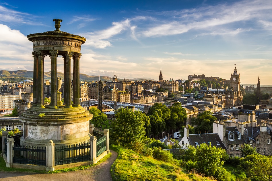 178606646 Beautiful view of the city of Edinburgh.